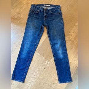 Jbrand skinny jeans in capri wash. Size 25 low/mid rise